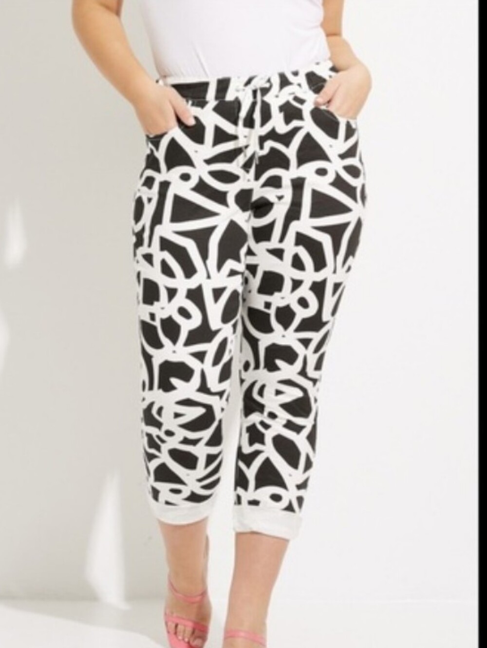 Charlie B Black and White Printed Crinkle Twill Jogger Pants NWT Size S